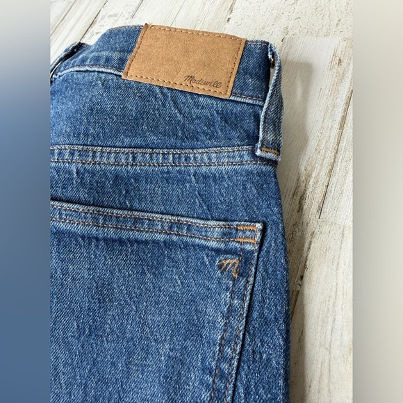 Madewell Vintage Straight-Leg Jeans in Medium Blue - Picture 9 of 11